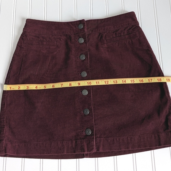 SOLD Aritzia Wilfred Free Karmen Corduroy Skirt - Picture 12 of 12